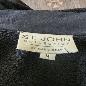 St. John Classic Black Knitwear Oversize.